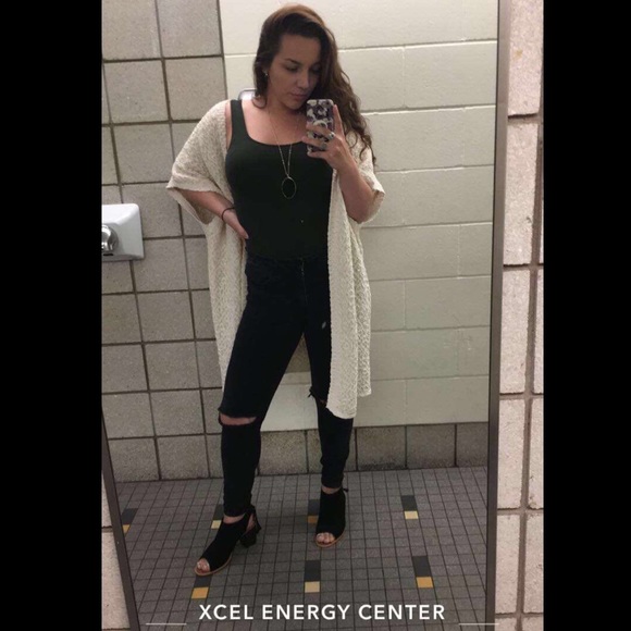 Meet your Posher, Taylor - Picture 12 of 14